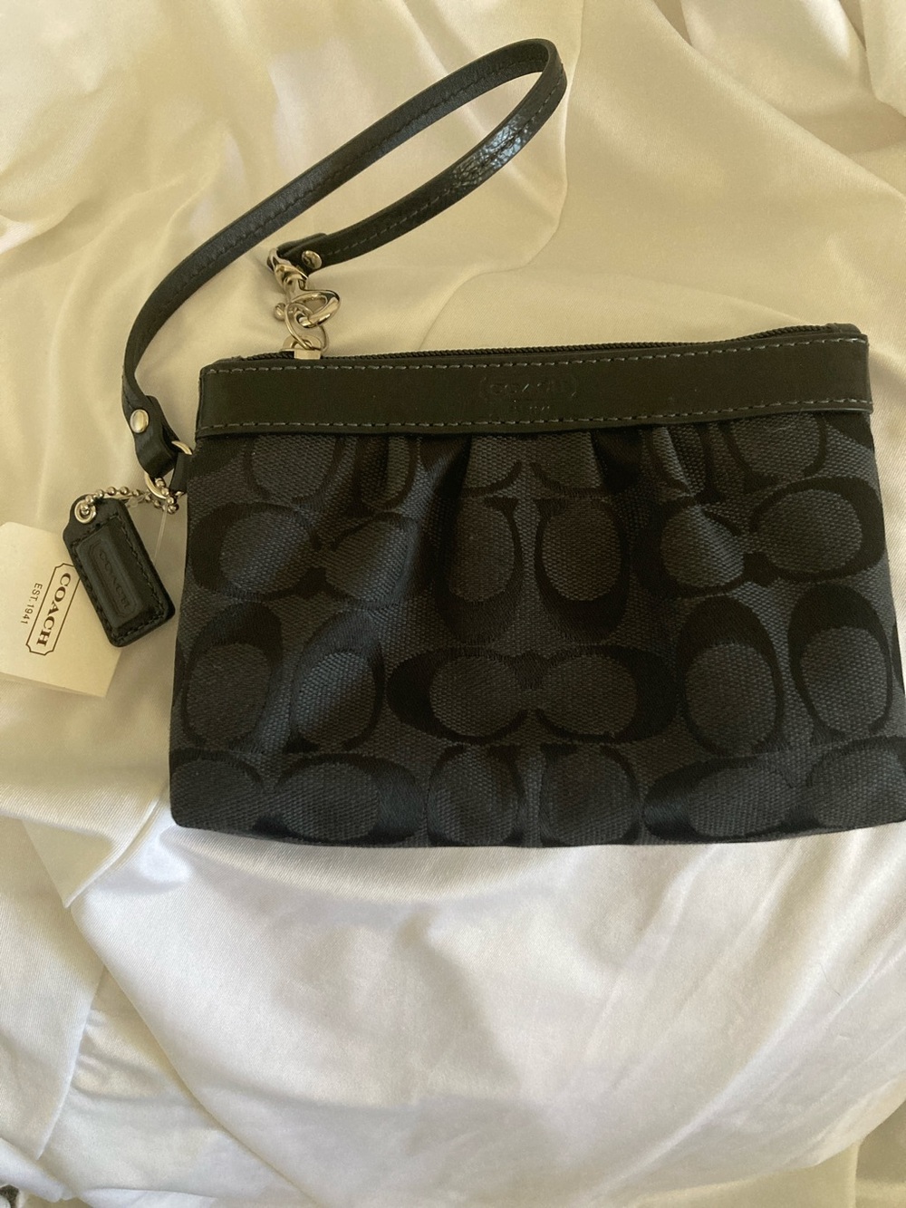 Coach NWT Black Signature Wristlet w Hangtag 🖤